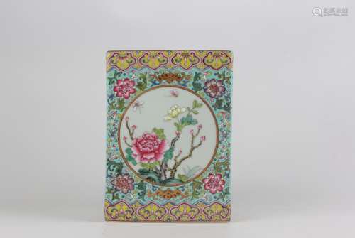 Famille-rose Enameled Brush Holder with Gold-traced Design a...