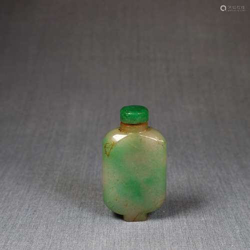 Chinese Carved Jadeite Snuff Bottle