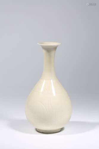 Carved Yuhuchun Vase, Ding Ware