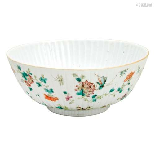 FAMILLE ROSE LOBED BOWL TONGZHI RED SEAL MARK AND OF THE PER...