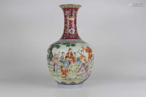 Famille-rose Enameled Vase with Gold-traced Design of Figure...