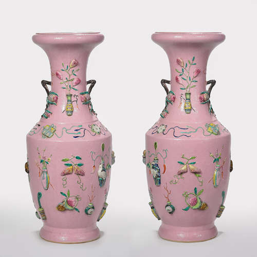 A PAIR OF LARGE FAMILLE ROSE VASE WITH DOUBLE EARS, QING DYN...