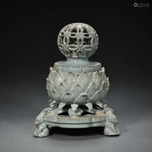 SONG DYNASTY, CHINESE GUAN WARE LOTUS AROMATHERAPY