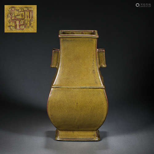 BROWN GLAZE AMPHORA, YONGZHENG PERIOD OF THE QING DYNASTY, C...