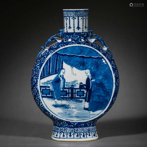 A BLUE AND WHITE FIGURE FLASK, THE KANGXI PERIOD OF THE QING...