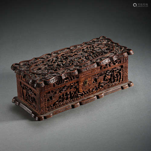 SMALL LEAF RED SANDALWOOD BOX, QING DYNASTY, CHINA