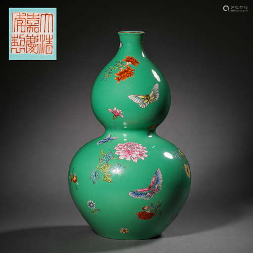 GOURD BOTTLE, THE JIAQING PERIOD OF THE QING DYNASTY IN CHIN...