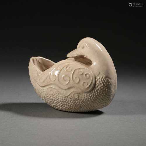 SONG DYNASTY, CHINESE DING WARE BIRD-SHAPED HAND CUP