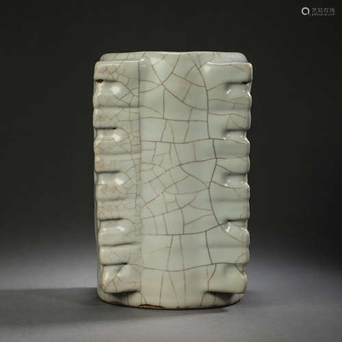 GUAN WARE CELADON-GLAZED CONG-STYLE VASE, SONG DYNASTY, CHIN...