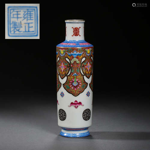 FLOWER PATTERN VASE, YONGZHENG PERIOD OF THE QING DYNASTY, C...