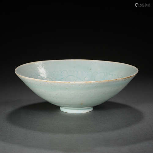 SOUTHERN SONG DYNASTY, CHINESE HUTIAN WARE CELADON BOWL WITH...