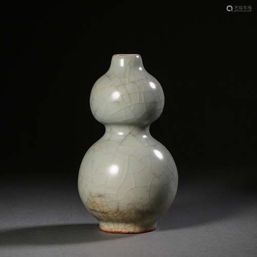 GUAN WARE GOURD VASE, SONG DYNASTY, CHINA