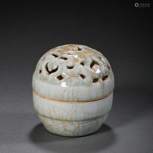 HUTIAN WARE CELADON SMOKER, SOUTHERN SONG DYNASTY, CHINA