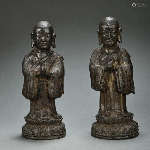 A PAIR OF BRONZE ALANGAYA STATUES, MING DYNASTY, CHINA