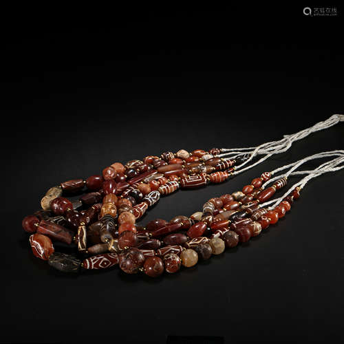 TANG DYNASTY, CHINESE AGATE NECKLACE