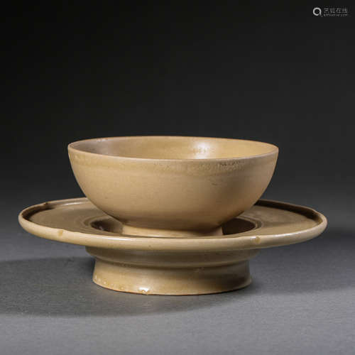 A SET OF  YUE WARE CELADON CUP AND SAUCER, TANG DYNASTY, CHI...