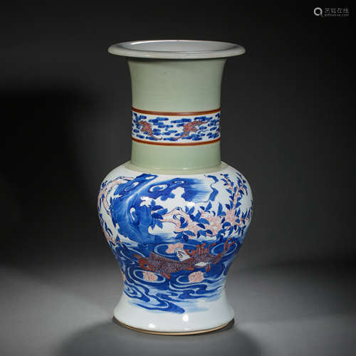 LARGE BLUE AND WHITE VASE WITH FISH PATTERN, QING DYNASTY, C...