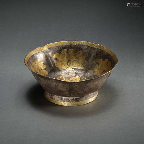 LARGE PARTLY GILT SILVER BOWL, LIAO DYNASTY, CHINA