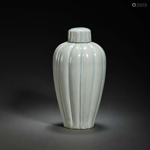 HUTIAN WARE CELADON-GLAZED MELON RIBBED PLUM VASE, SOUTHERN ...