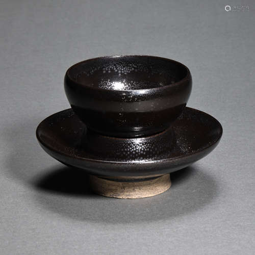 A SET OF CHINESE SOUTHERN SONG DYNASTY OIL DRIP LAMP CUP AND...