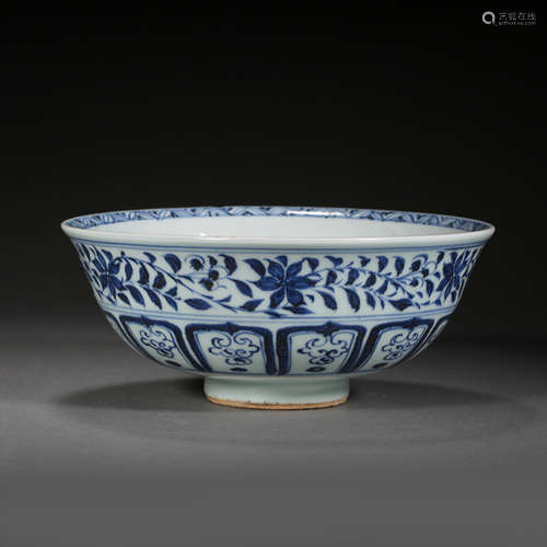 LARGE BLUE AND WHITE PORCELAIN BOWL, YUAN DYNASTY, CHINA