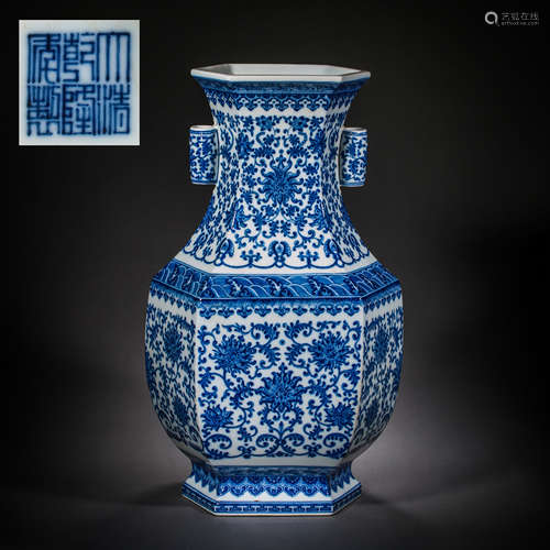 A LARGE BLUE-AND-WHITE GUAN'ER VASE, THE QIANLONG PERIOD OF ...