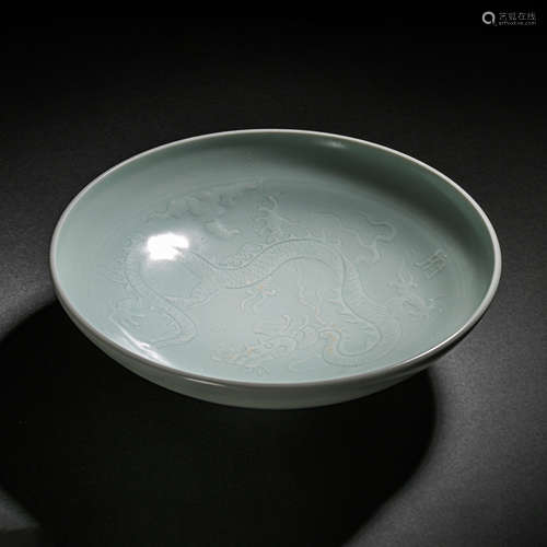 A SHUFU WARE CELADON-GLAZED DRAGON-PATTERNED DISH, YUAN DYNA...