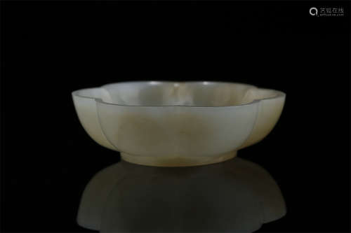 A Hetian Jade Flower Shaped Brush Washer.