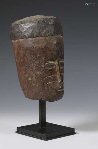 Papua, Asmat, wood substitute head, traces of white pigment