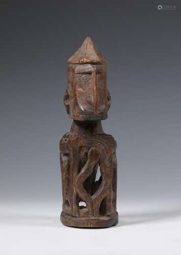 Papua, Cenderawasih Bay, ancestor figure, korwar,