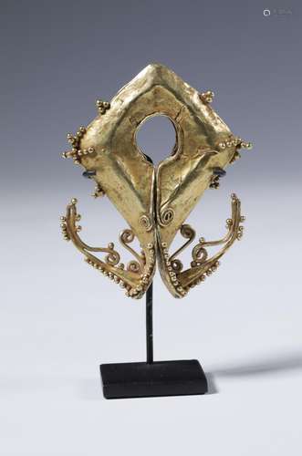 Sumba, gold ear pendant, mamuli,