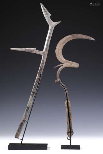 Cameroon and Nigeria, Matakam (Mafa) iron throwing knife, le...