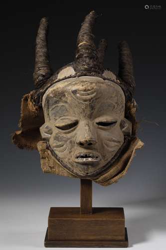 DRC., Pende, face mask,