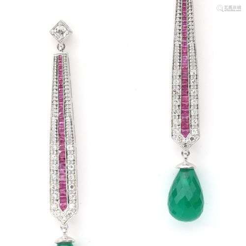 Paire de boucles d'oreilles en or blanc 14 carats, diamants,...