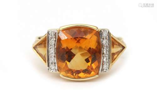 Bague en or 18 carats, citrine et diamant. Elle présente au ...