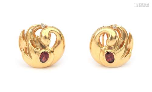 Paire de boucles d'oreilles en or 14 carats avec grenat et d...