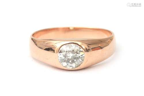 Bague gitane en diamant en or rose 14 carats. La monture est...