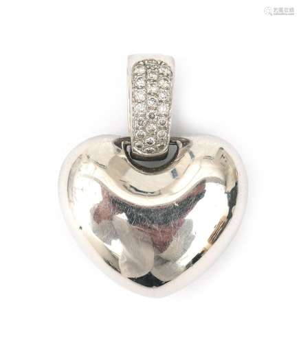 Pendentif en forme de cœur en or blanc 14 carats. Conçu comm...