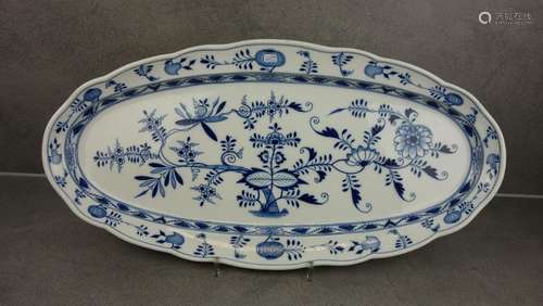 LARGE MEISSEN PLATE "ONION PATTERN