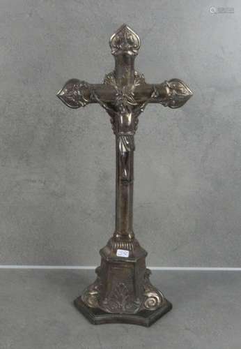 STANDING CROSS