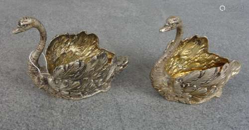 PAIR OF FIGURATIVE SALIERS "SWAN