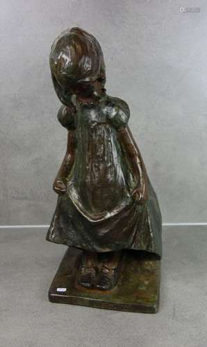 SCULPTURE: "GIRL WIHT WOMEN'S SHOES"