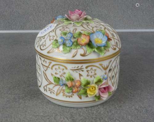 LIDDED BOX / POTPOURRI BOX