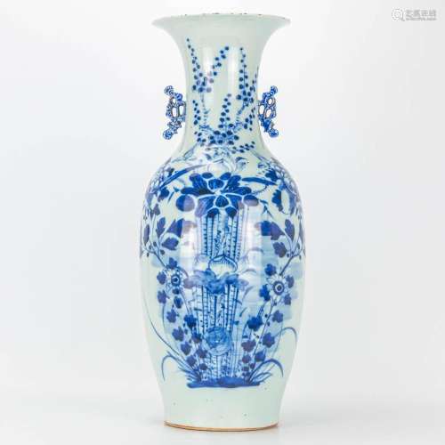 A vase made of Chinese porcelain with a blue-white decor of ...