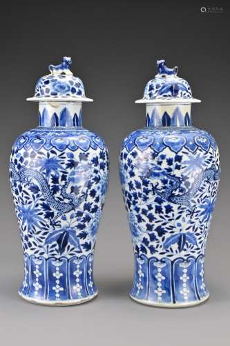 A pair of Chinese 19th Century blue and white porcelain