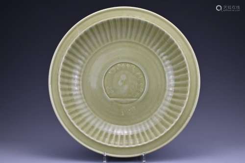A Large Chinese Yuan/Ming dynasty Longquan celadon dish