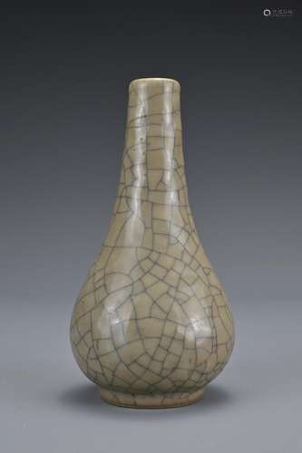 A Chinese geyao-type stoneware vase. The pear-shaped