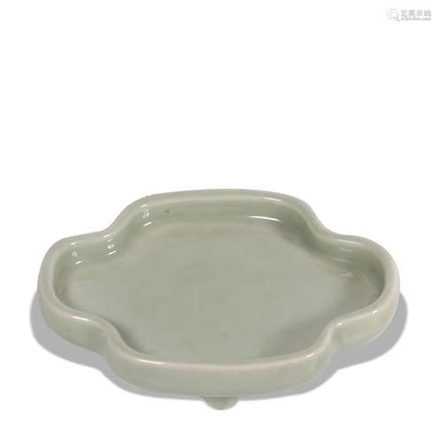 A celadon-glazed washer