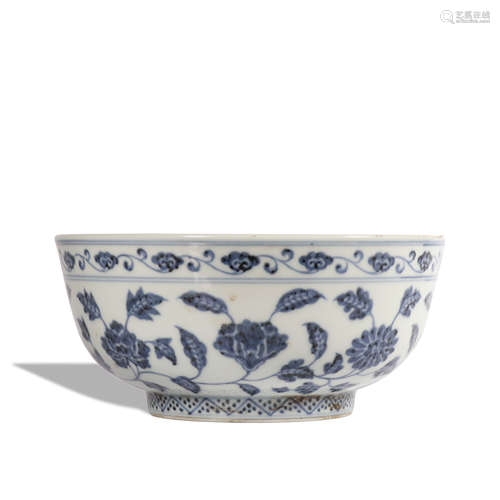 A blue and white 'floral' bowl