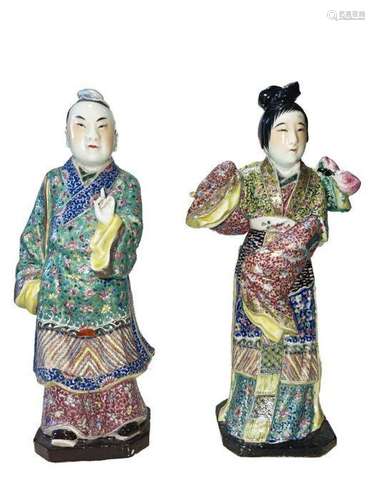 PAIR OF CHINESE FAMILLE ROSE FIGURES 19TH CENTURY, QING PERI...